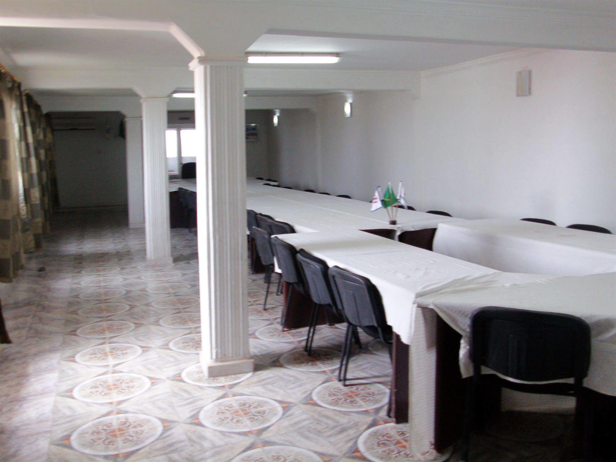 Ikrama - Hostel Nouakchott Bagian luar foto